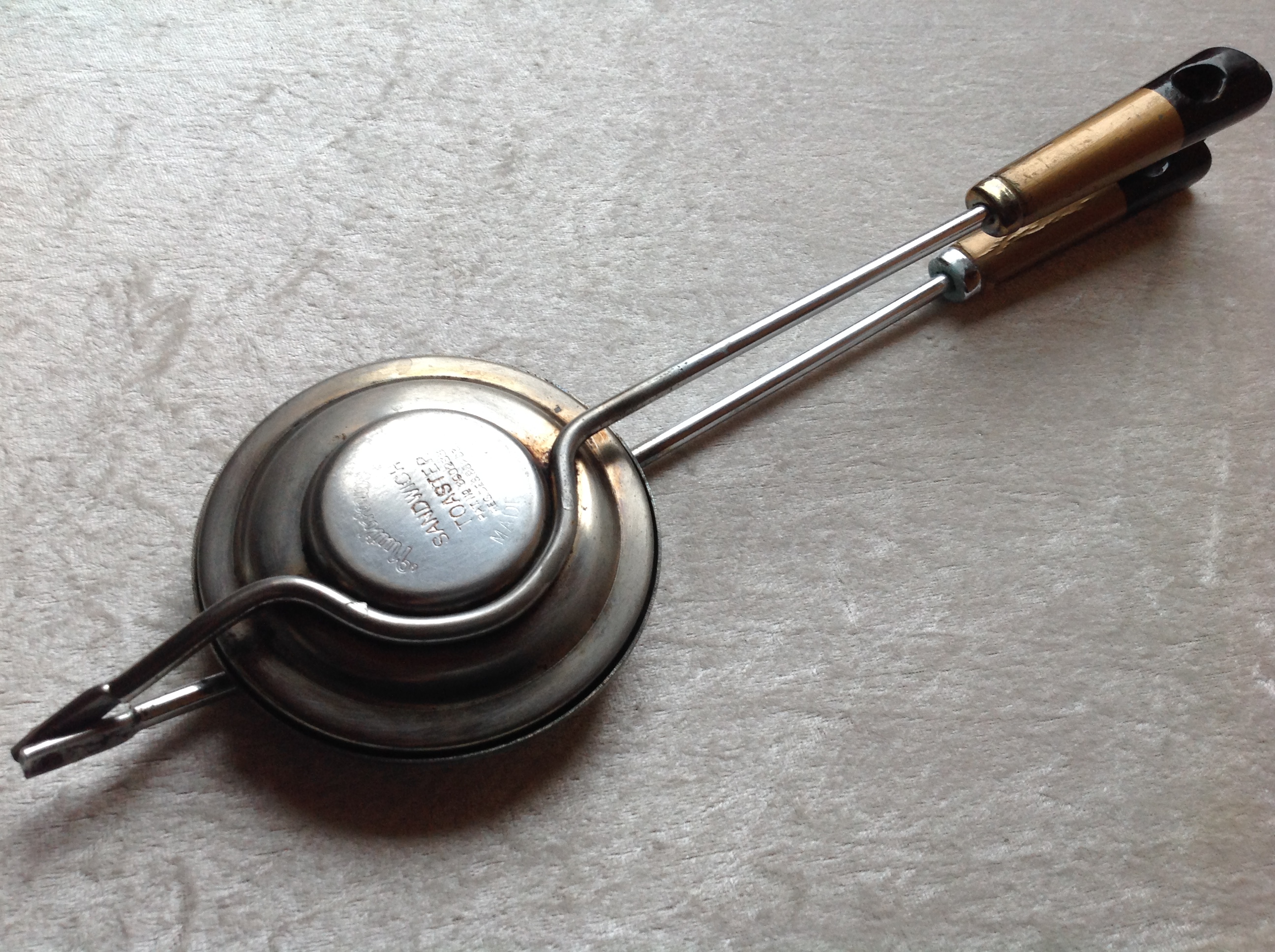 NUTBROWN SANDWICH TOASTER Envoi Possible 15 Tr�gunc (29)