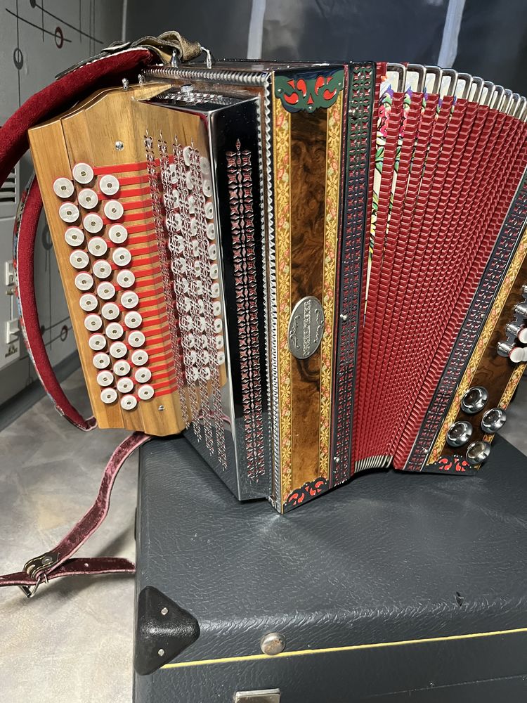  OBERHORNER lll/ 3 CLUB Akkordeons 1699 Mothern (67)