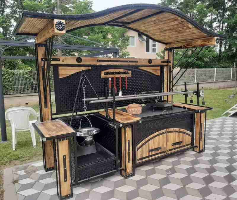 Objet ethnique.
Barbecue, chaudron, broche �lectrique, etc. 0 Fosses (95)