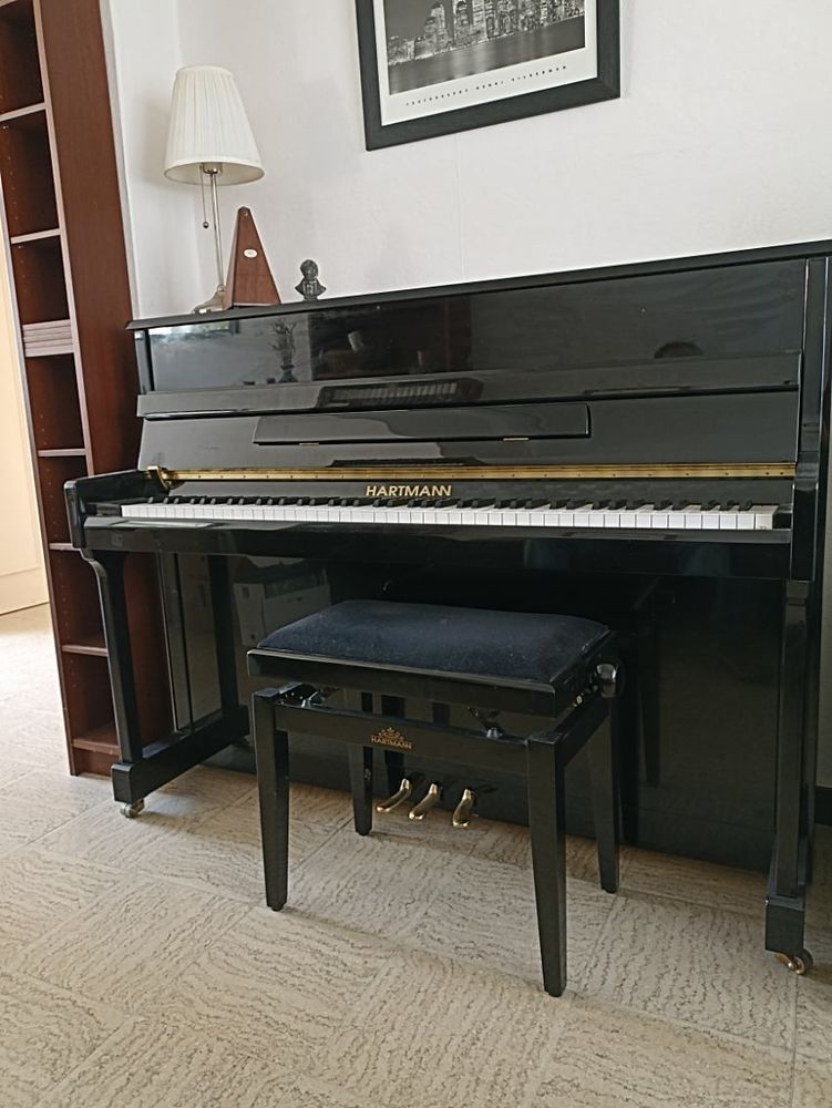 OCCASION PIANO HARTMANN + SIEGE REGLABLE (prix � d�battre) 2400 Neuville-en-Ferrain (59)