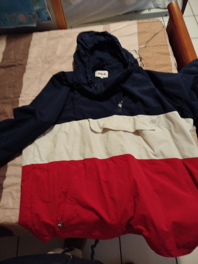 Occasion veste de sport. 35 La Crau (83)