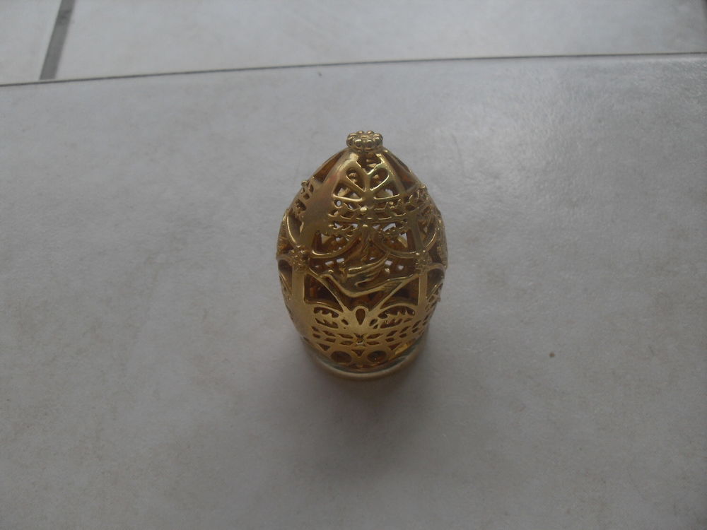oeuf de collection en m�tal dor� 15 Saint-Germain-au-Mont-d'Or (69)