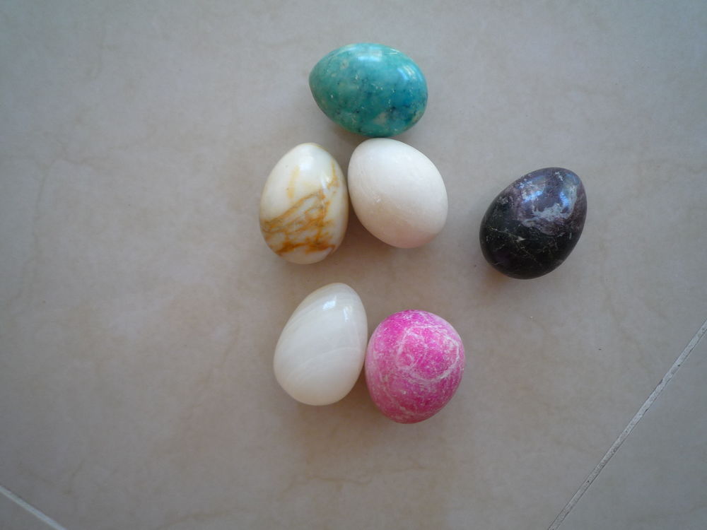 6 Oeufs en alb�tre ou pierre naturelle 8 Agde (34)