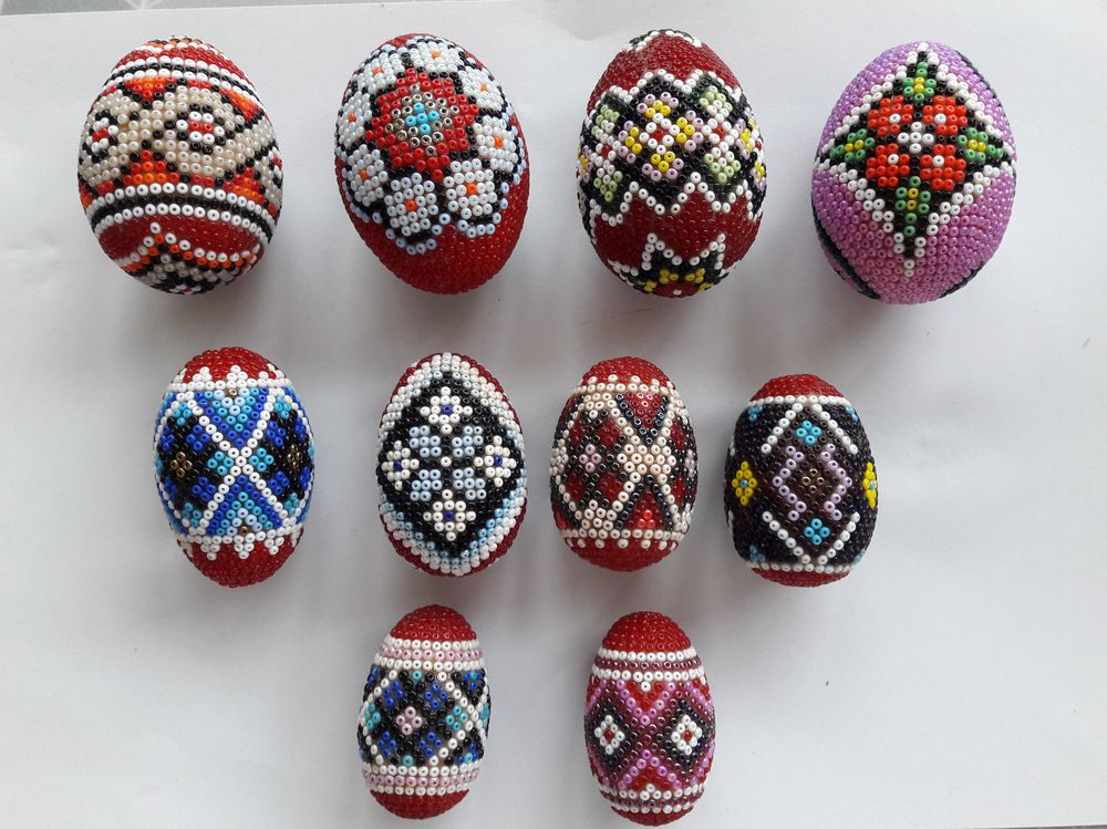 Oeufs en bois et perles 30 Fontenay-sous-Bois (94)