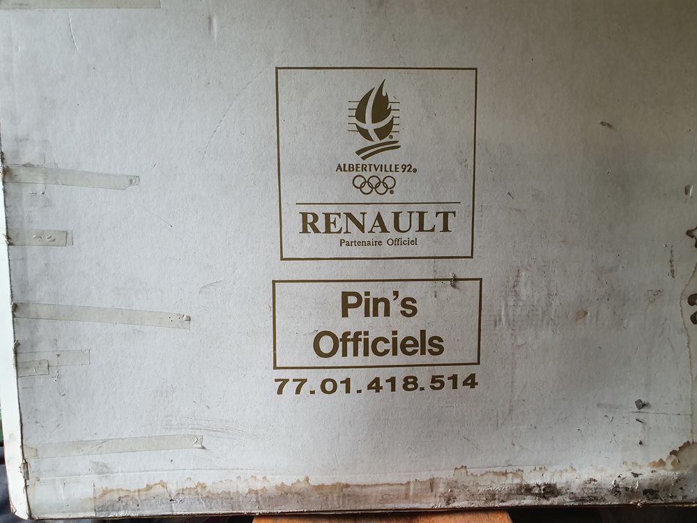 Pin's officiels RENAULT pour les JO d'Albertville 1992 100 Vicdessos (09)