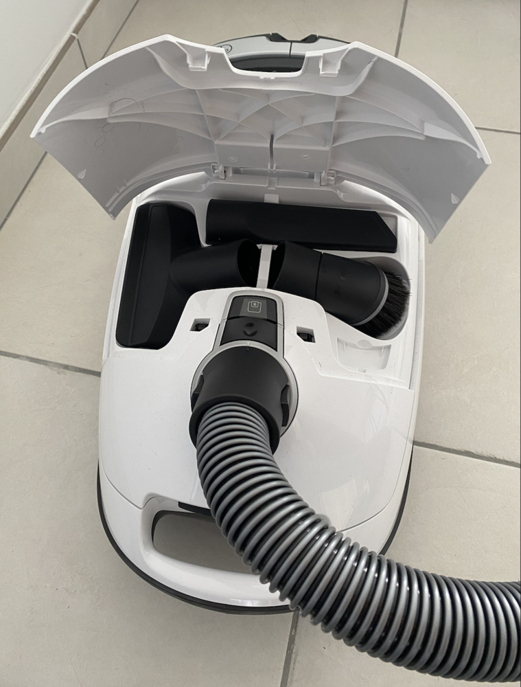 Offre Exceptionnelle : Aspirateur Tra�neau Miele C3 S 250 Valserh�ne (01)