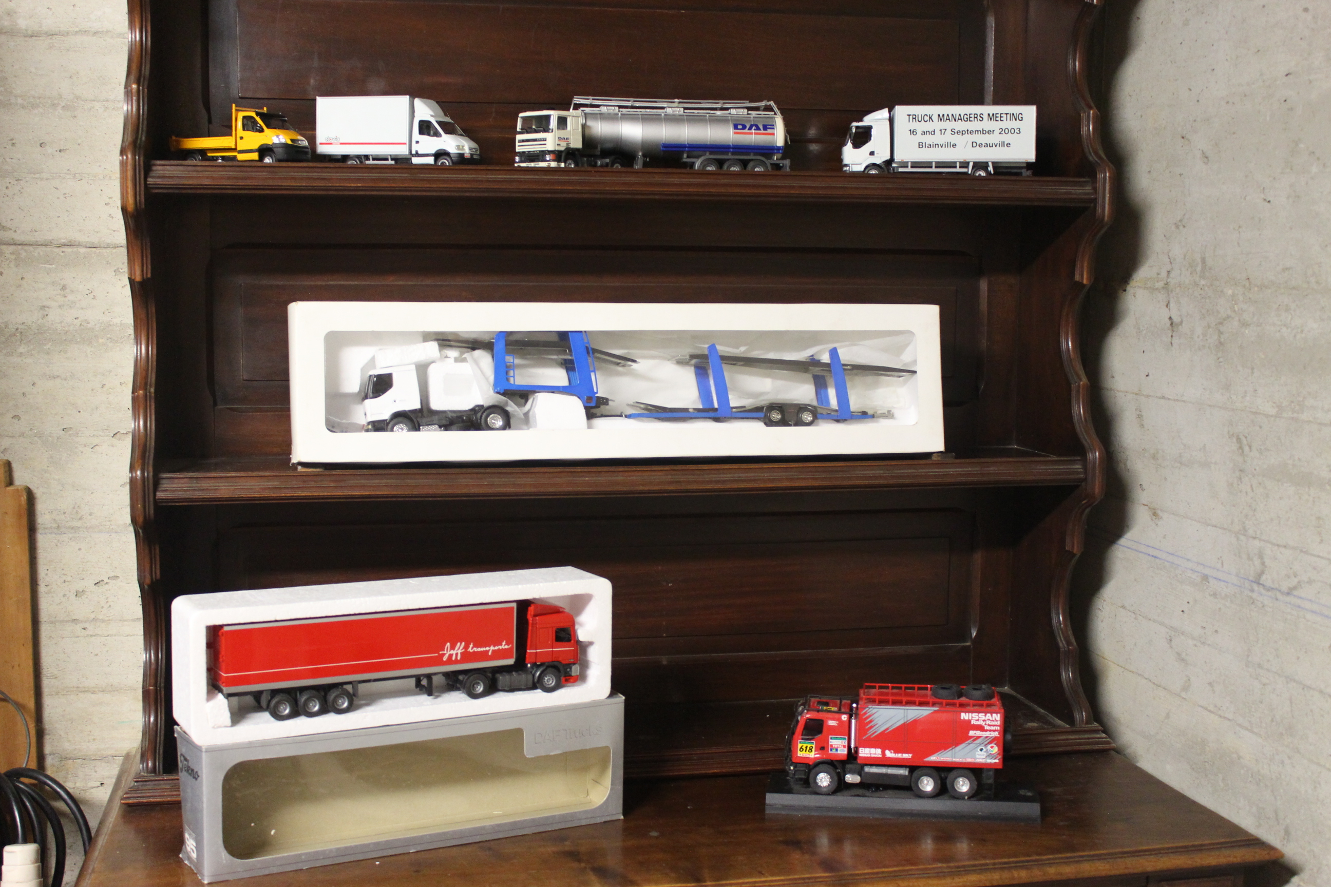 
Offre pour collectionneurs miniatures camions DAF
0 Lyon 3 (69)