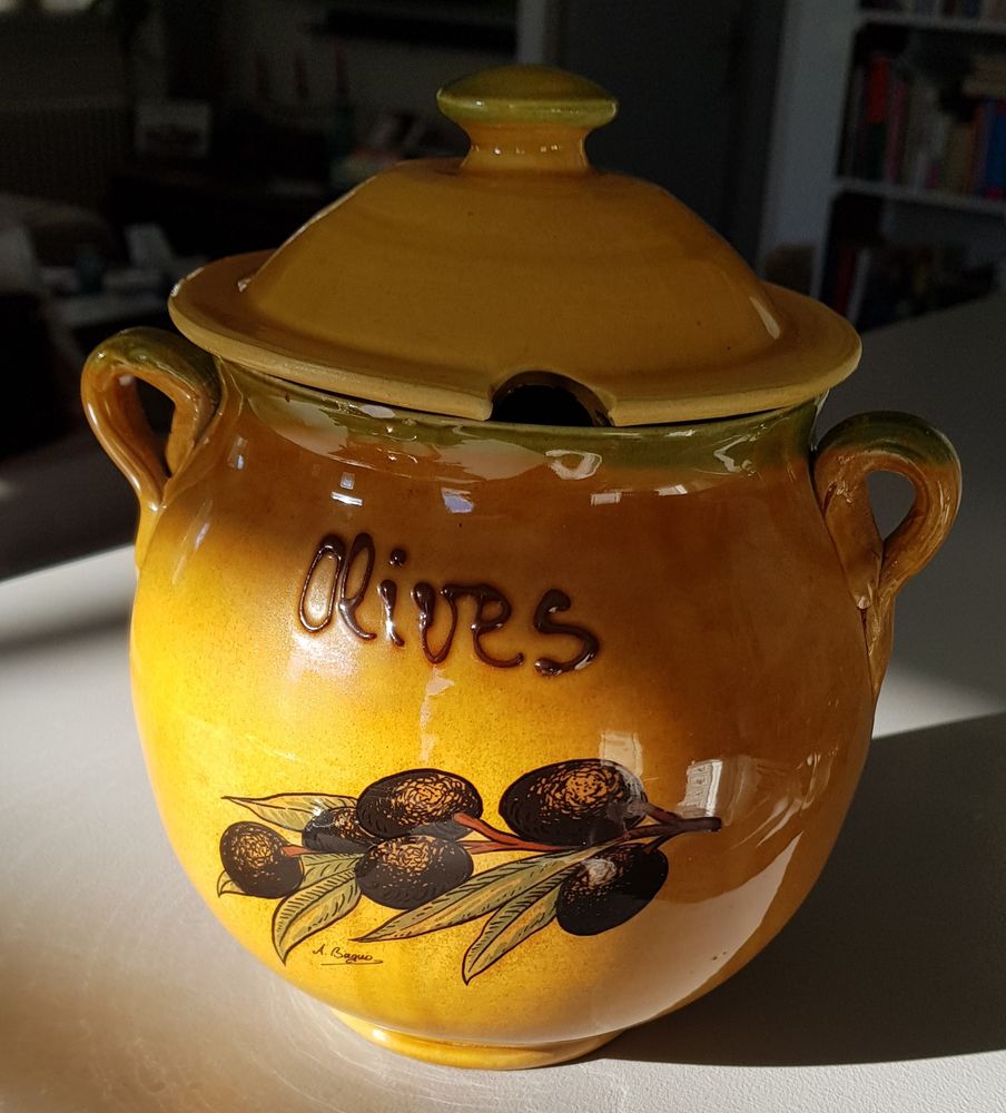 Pot &agrave; olives proven&ccedil;al vintage sign&eacute; Baguo Cuisine