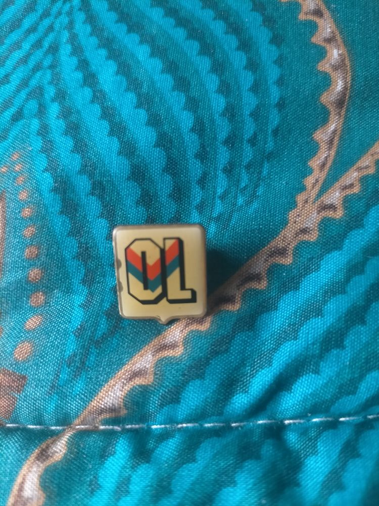 pin's olympique lyonnais 3 Miribel (01)