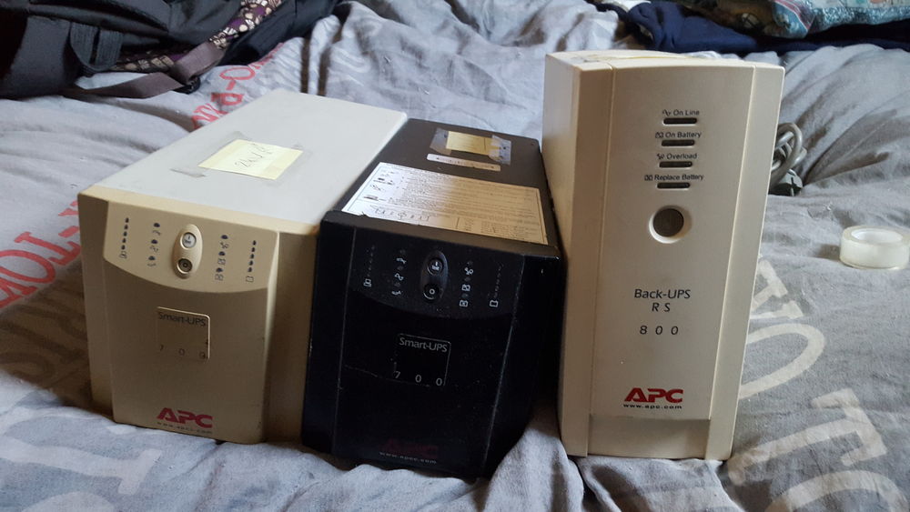 LOT de 3 Onduleurs de marque APC 70 Massy (91)