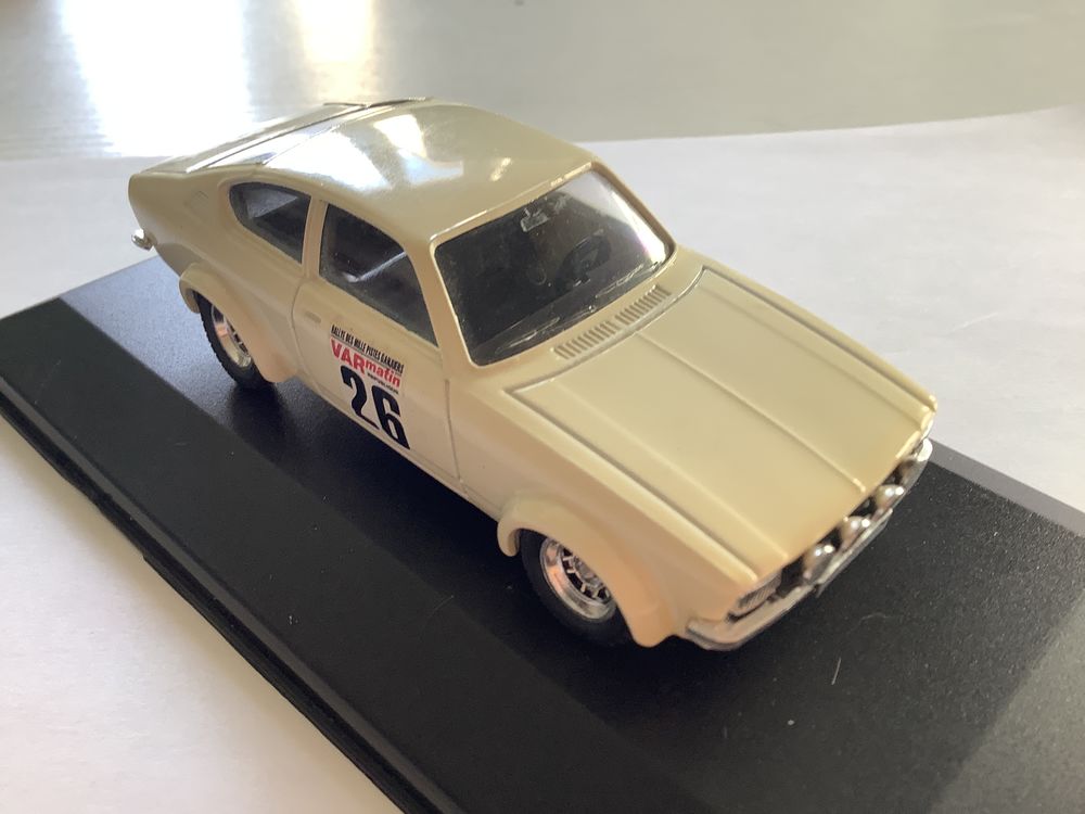 OPEL KADETT COUP� GTE 1973. Voiture miniature 8 Al�s (30)