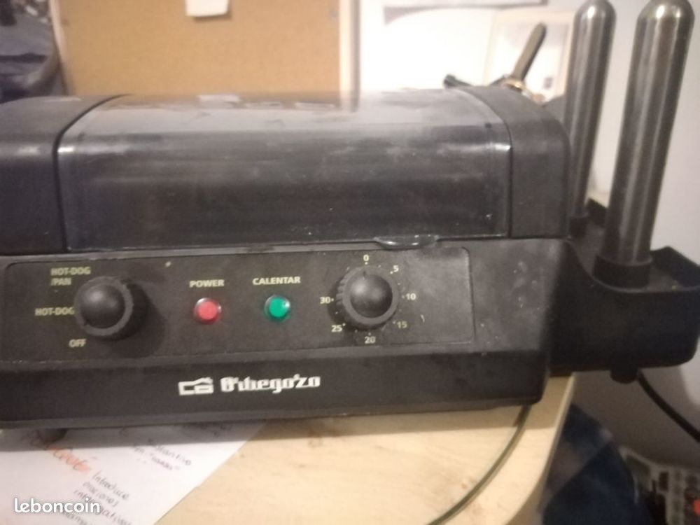 Hot dog ORBEGOZA machine - 2 sausages 45 Jassans-Riottier (01)