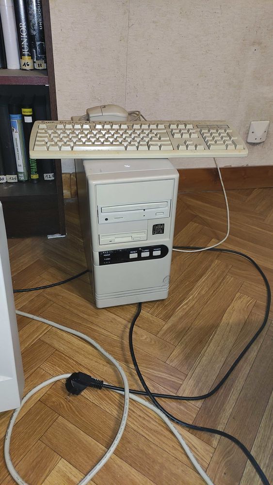 Ordinateur Ancien 70 Azay-le-Rideau (37)