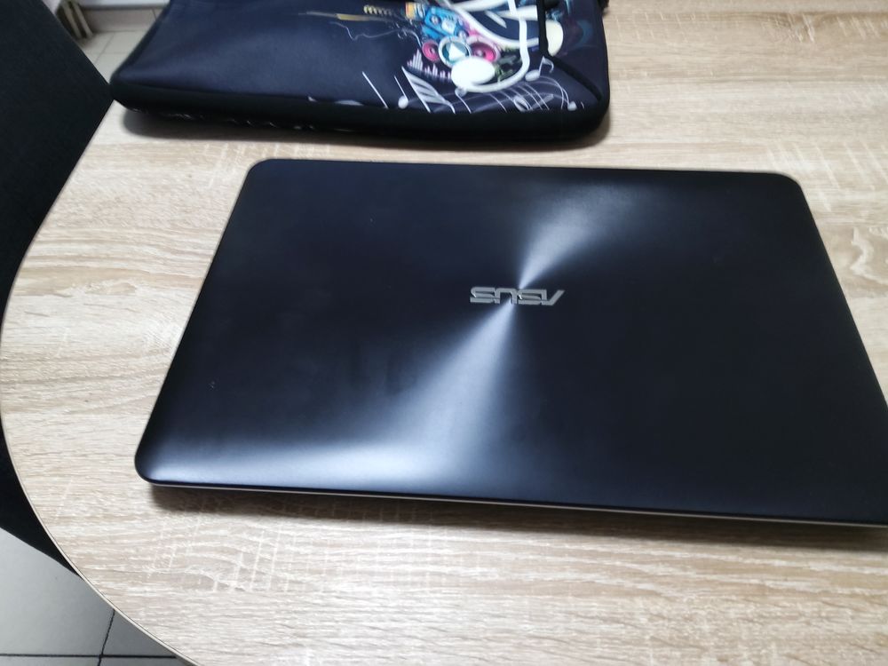 ORDINATEUR ASUS 
250 Sannois (95)