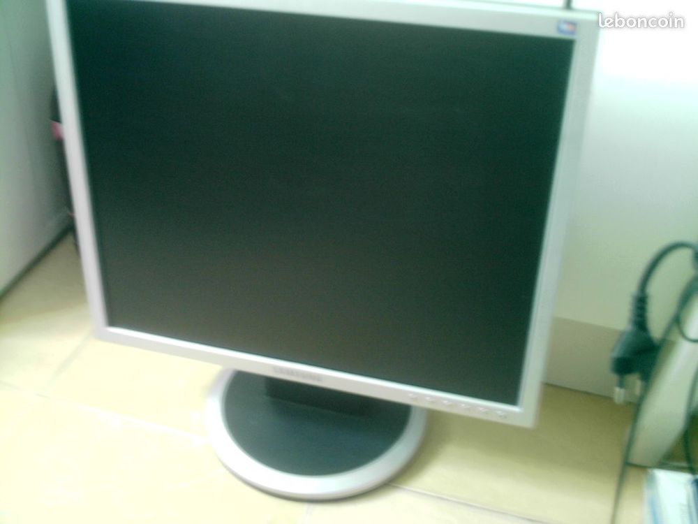 ordinateur bureau pc complet windows xp 80 Chalon-sur-Sa�ne (71)