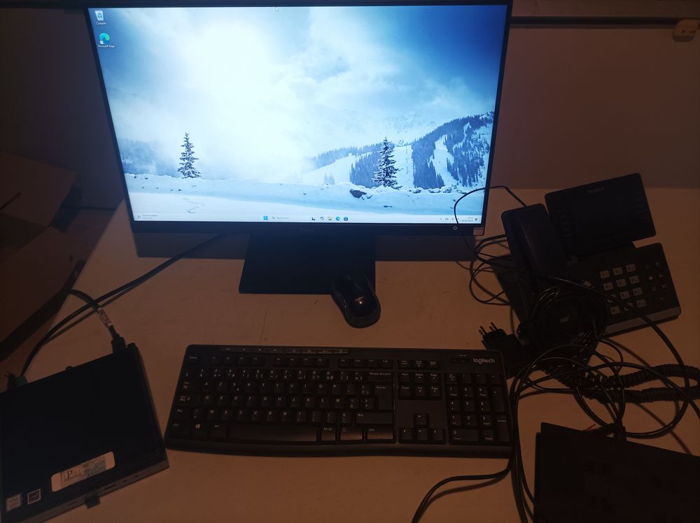 Ordinateur complet avec t�l�phone 200 Buzan�ais (36)