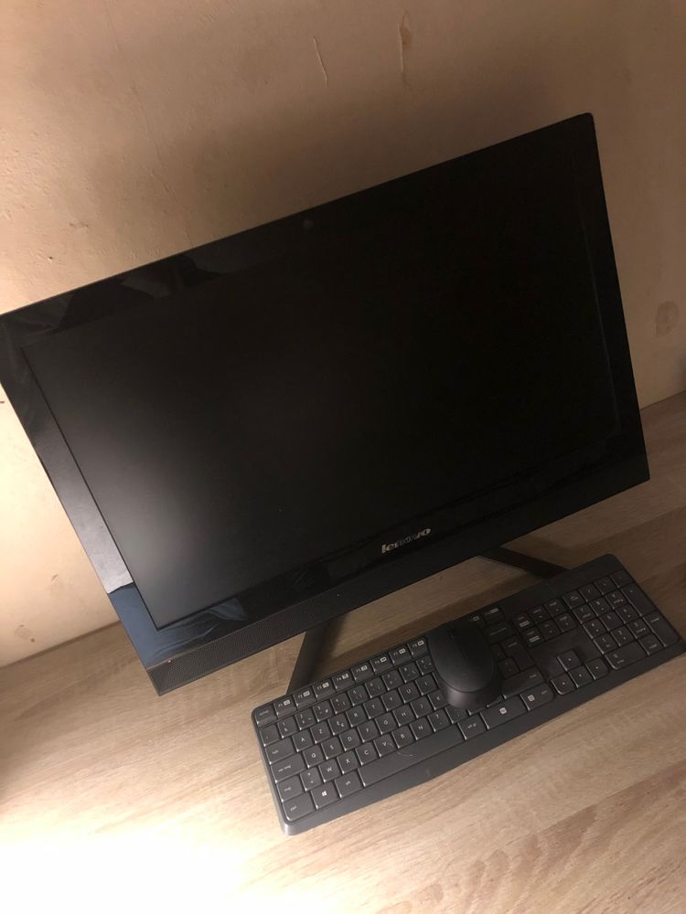Ordinateur All in One LENOVO C50 30
150 �pinay-sur-Seine (93)