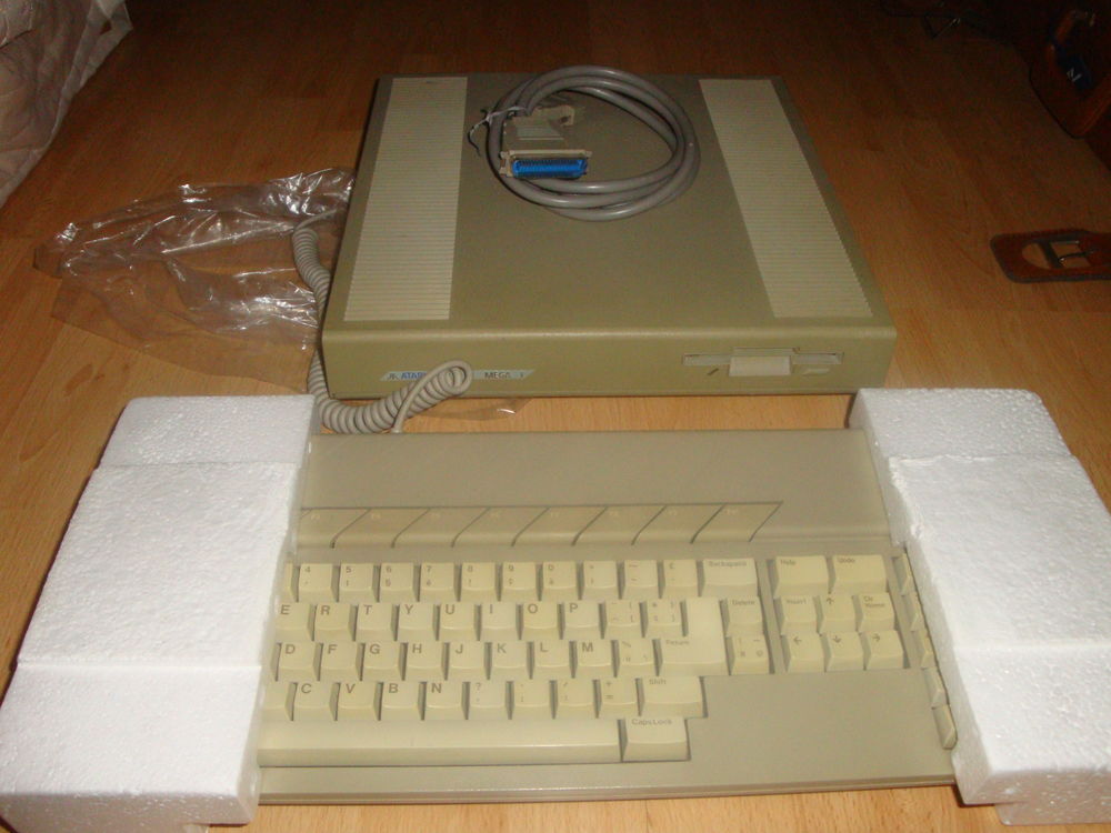 Ordinateur Mega 1 ATARI 250 Saint-Laurent-du-Var (06)