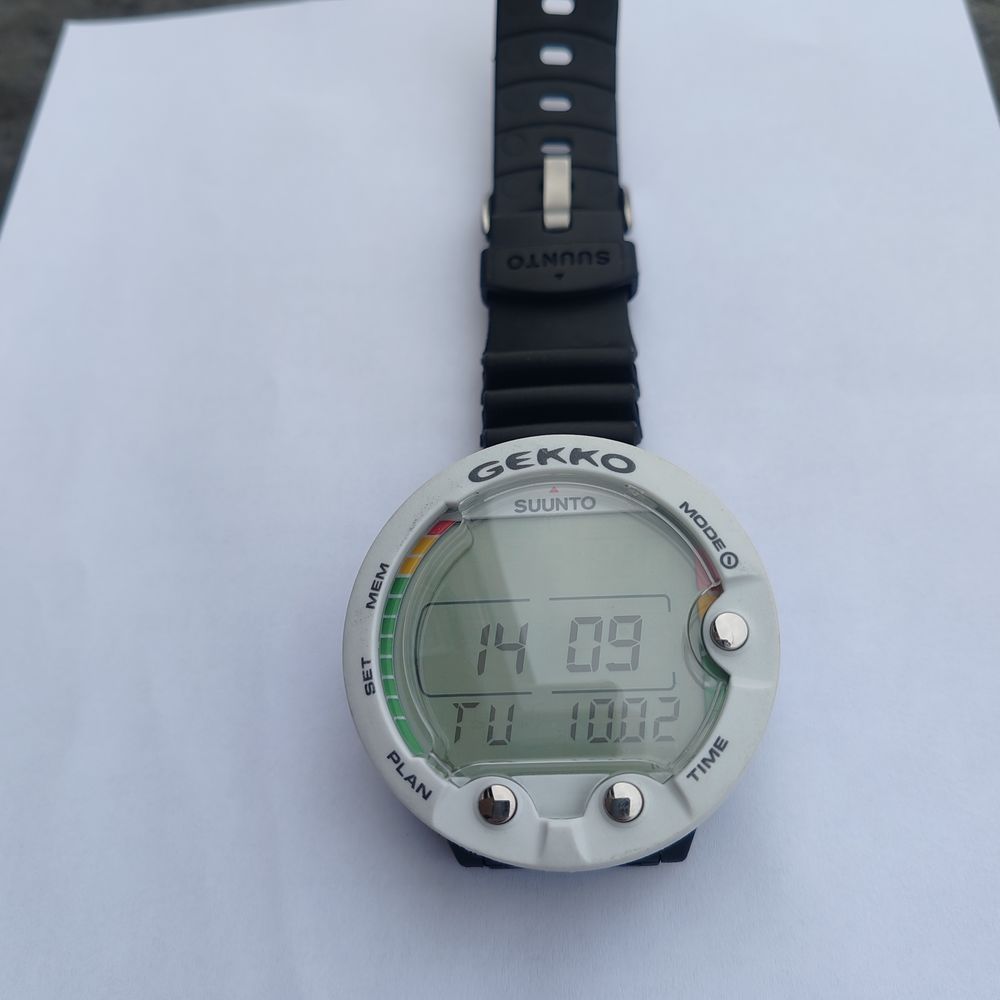Ordinateur de plong�e Marque SUUNTO mod�le GEKKO 160 Paris 11 (75)