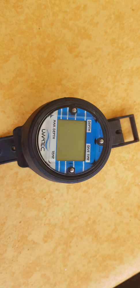 ordinateur de plonger uwatec 50 Hendaye (64)