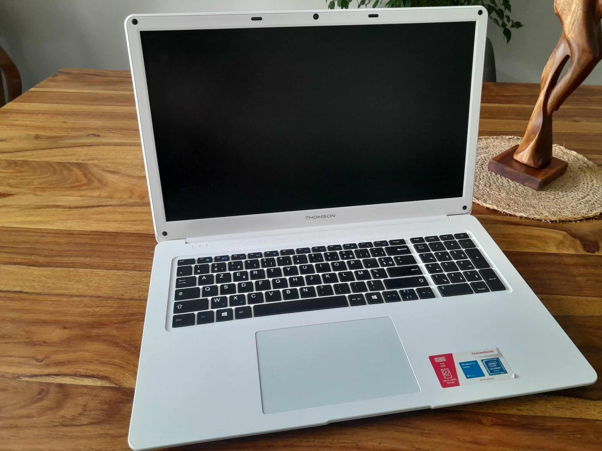 Ordinateur portable Thomson 17 pouces Blanc. 165 Puisieulx (51)