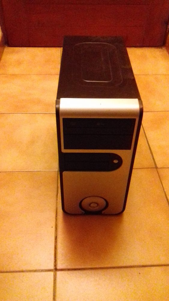 -	Ordinateur AMD  sempron 2800+  1,61 Ghz
50 Sept�mes-les-Vallons (13)