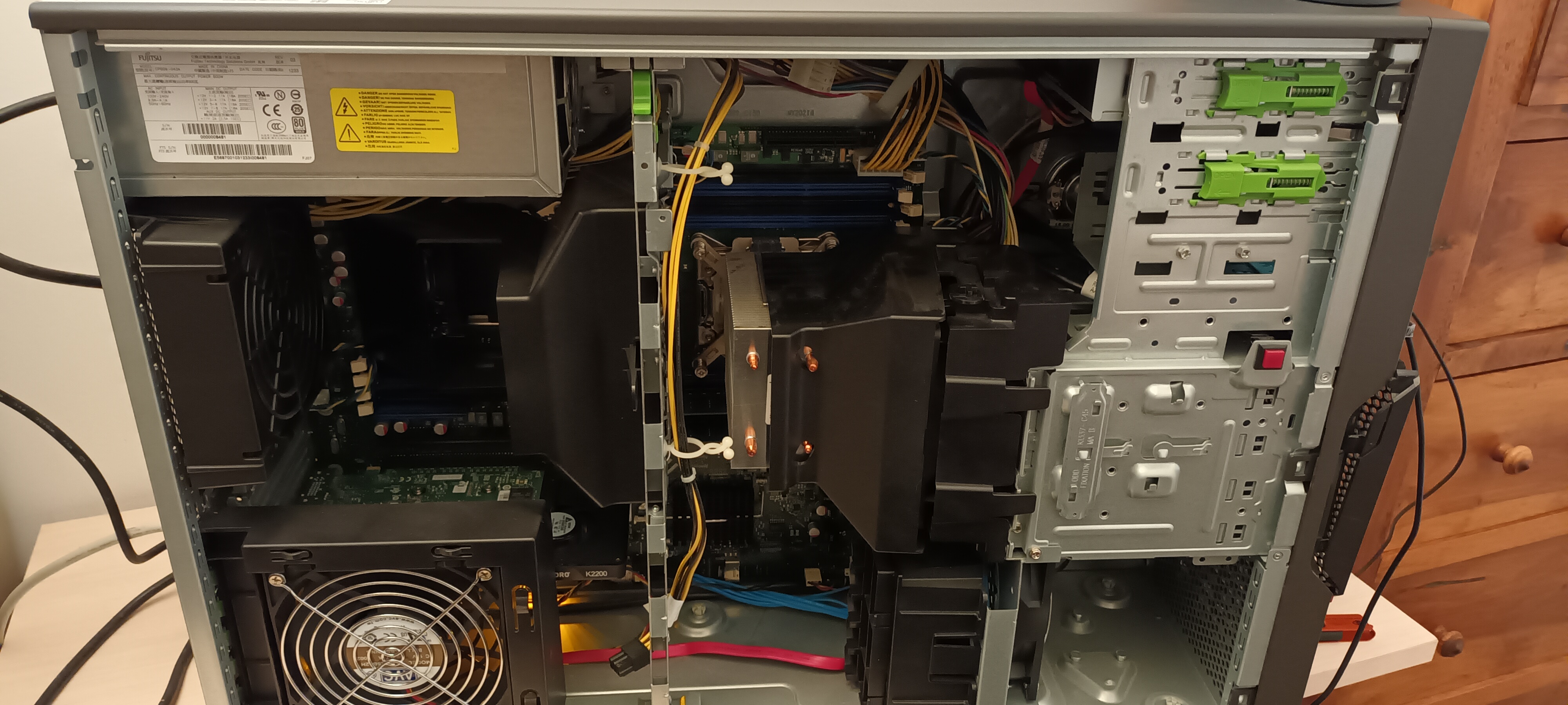 Ordinateur serveur Workstation Fujitsu Celsius R920 Xeon E5 140 Vergt (24)