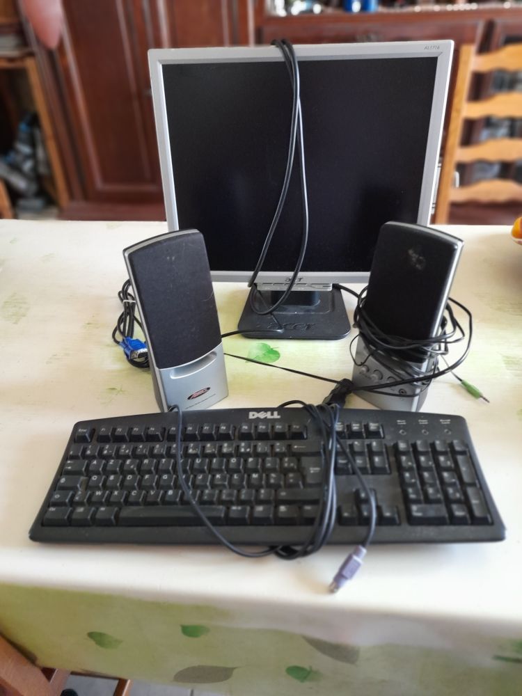 ordinateur  servit deux fois marque acer 150 Selles-sur-Cher (41)