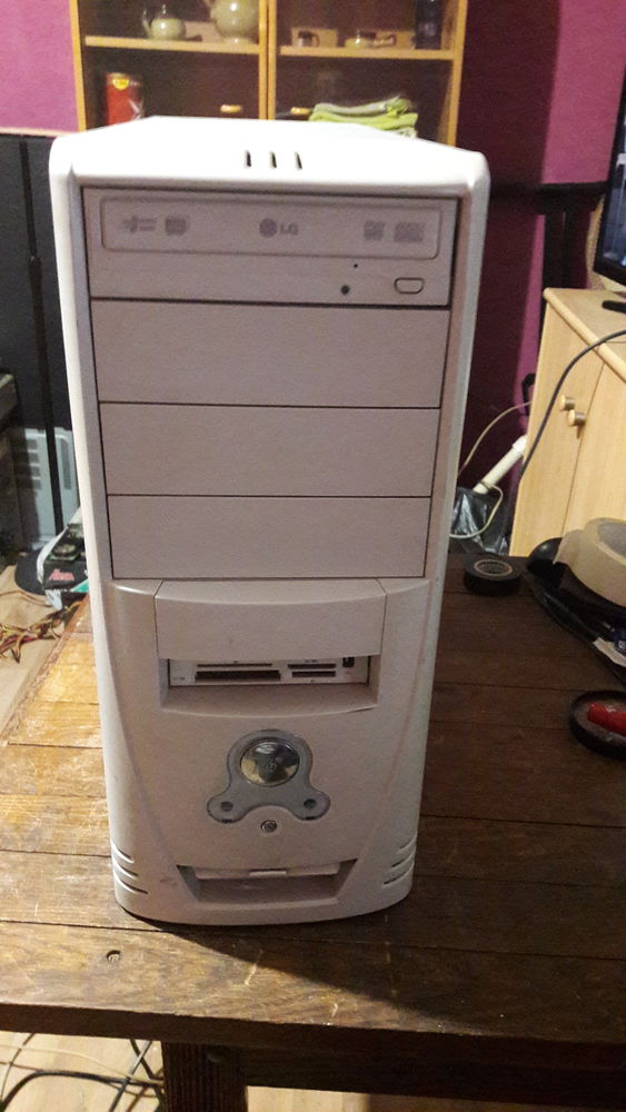 ORDINATEUR TOUR BEIGE 150 Rombas (57)