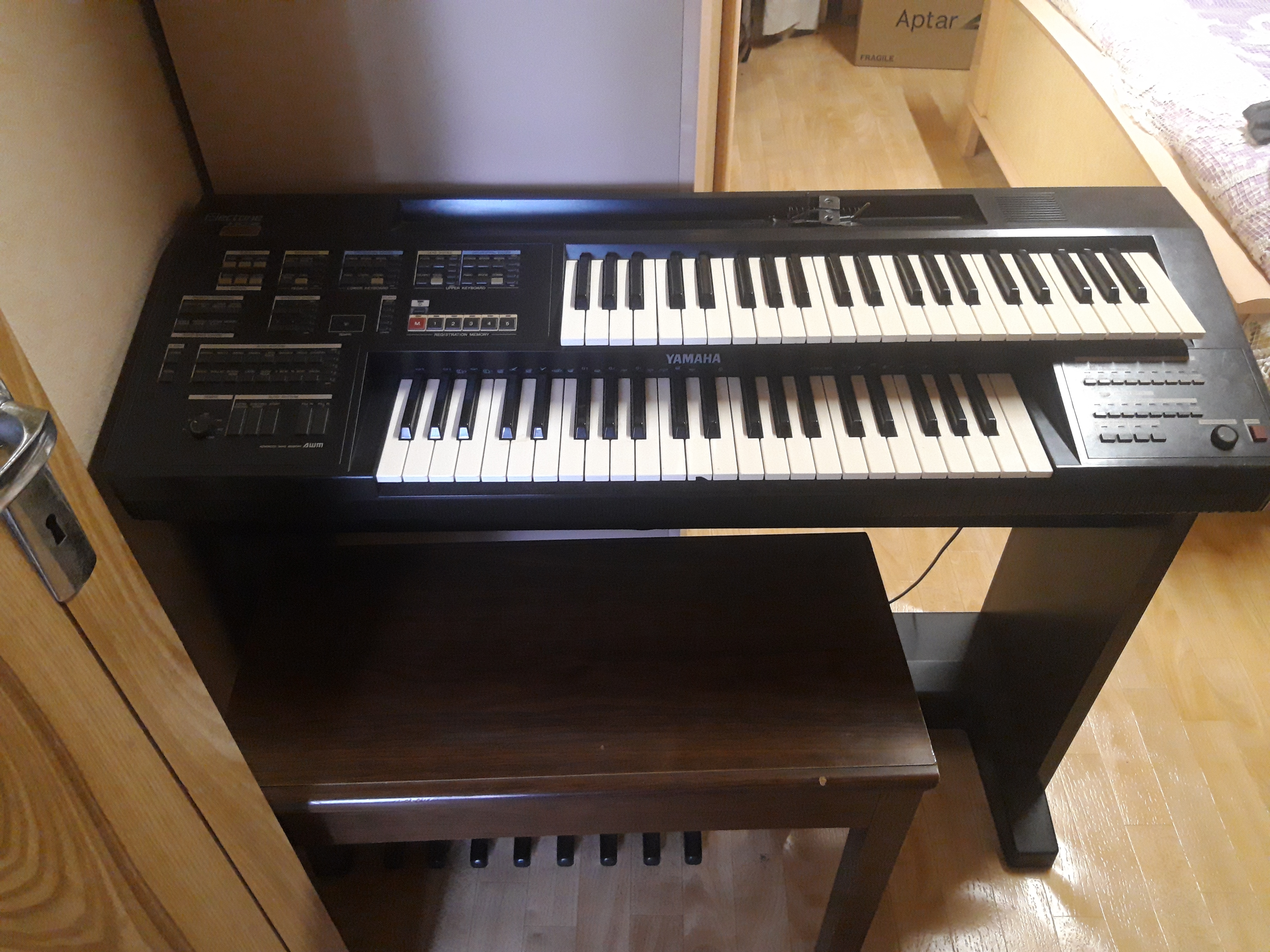 Orgue Electone HC2 280 Allaire (56)