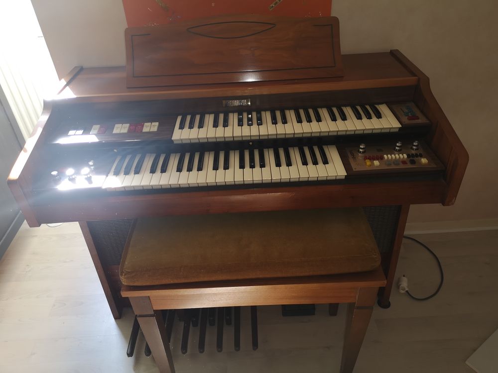 Orgue �lectrique FARFISA 300 Coigni�res (78)