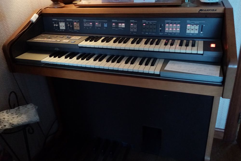 Orgue Farfisa 80 Ouilly-le-Vicomte (14)