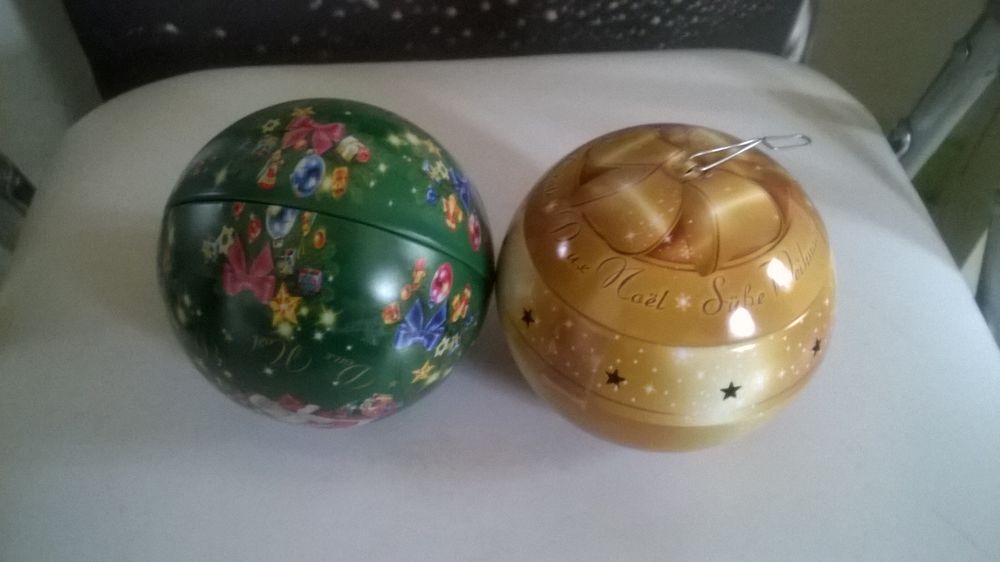 ORIGINAL 2 Boules de no�l 
qui s ouvrent 8 Talange (57)