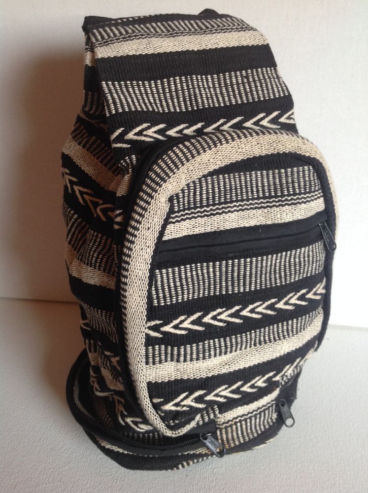 SAC ORIGINAL NOIR & BLANC DEUX EN UN Envoi Possible
20 Tr�gunc (29)