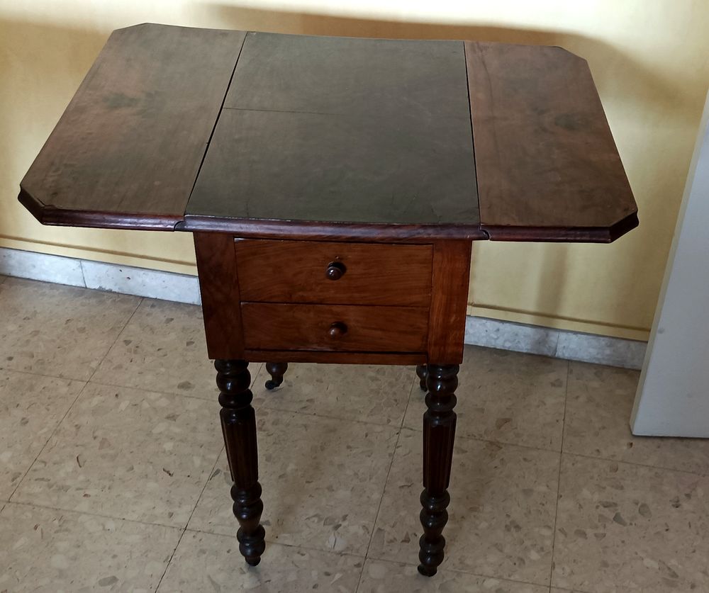 Original et rare. Tr�s jolie petite table de service pliable 60 N�mes (30)
