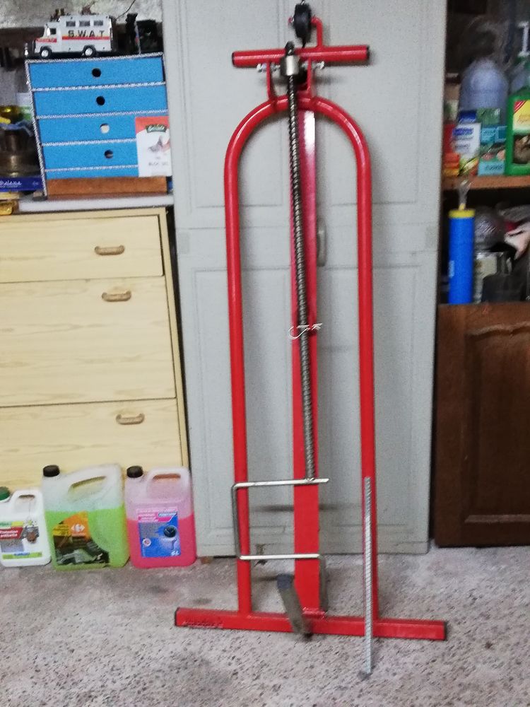 outil pour lever une tondeuse autoport�e. 0 Condat-sur-Vienne (87)