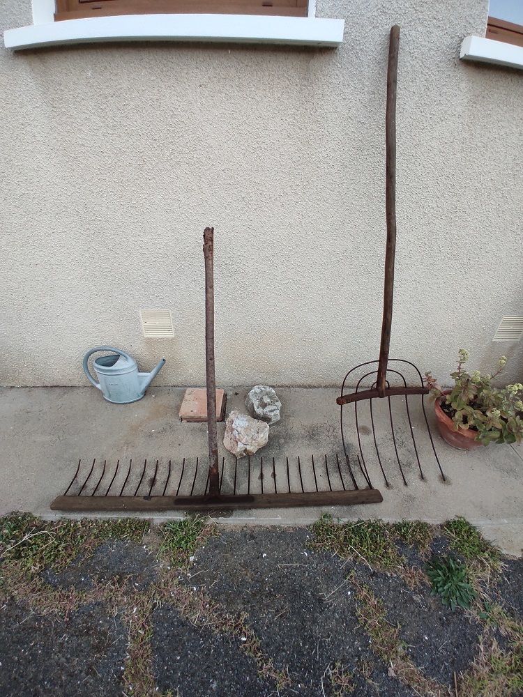 Outils en bons Longchamp Q:30 382 Soullans (85)