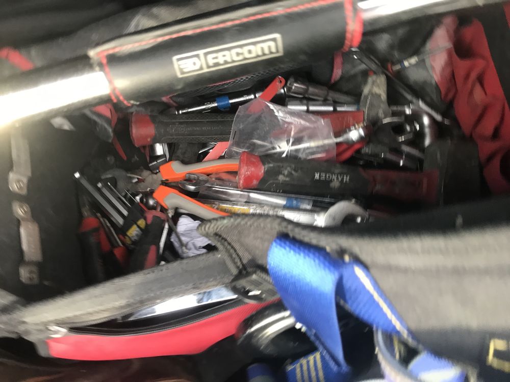 outils divers cl�s scie � m�taux avec caisse 50 Villiers-le-Bel (95)