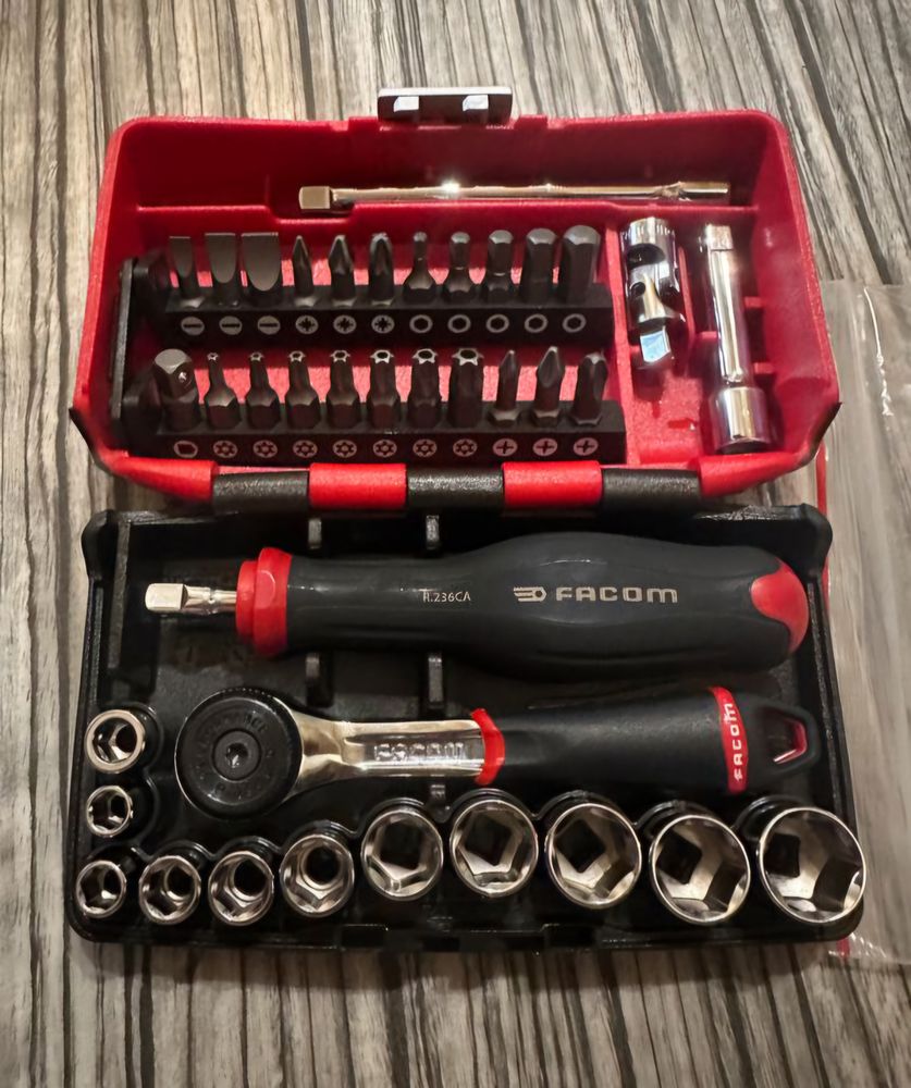 Lot outils facom 160 Dole (39)