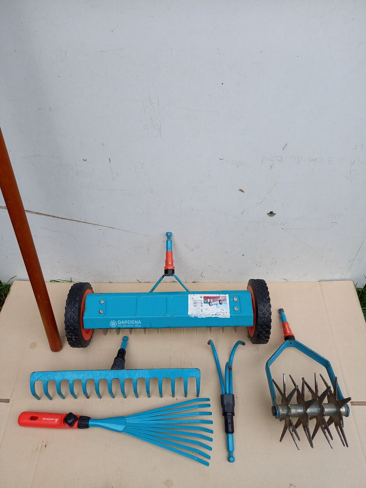 outils de jardin Gardena scarificateur,rateau,griffe 109 Villepreux (78)