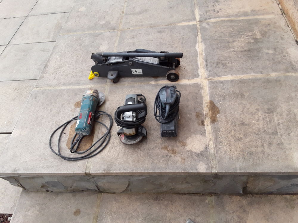 Lot outils, 30 Saint-Hippolyte-du-Fort (30)