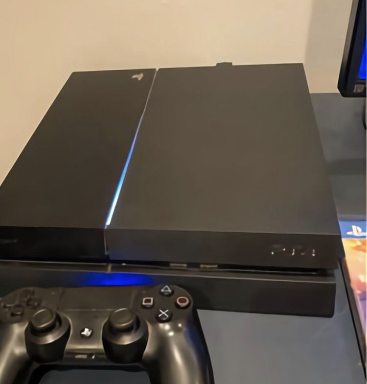 Pack PS4 500Go   manette   jeux   casque 120 Niort (79)