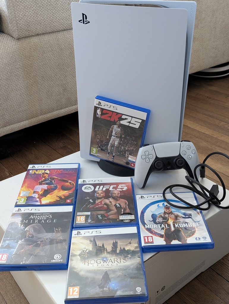 Pack console PlayStation 5 avec 4 jeux 480 Tergnier (02)