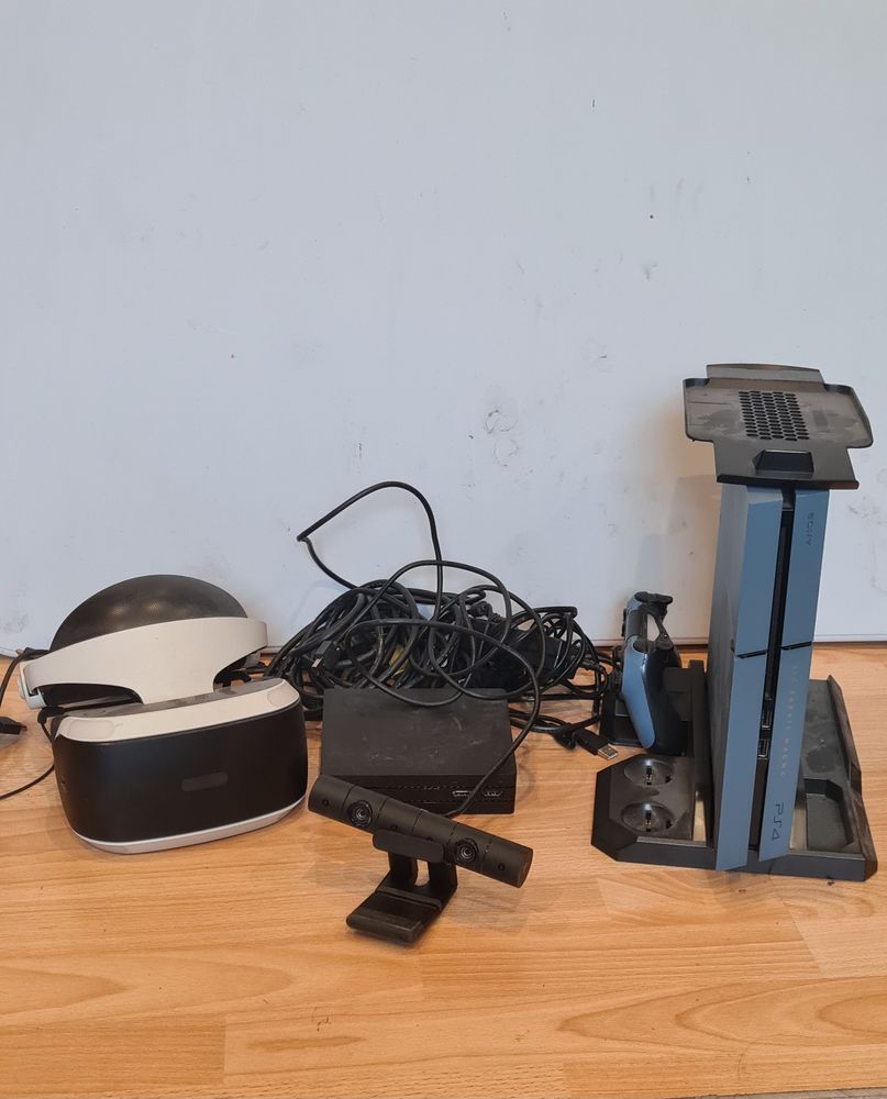 Pack PS4 �dition Uncharted + casque VR + 4 jeux 220 Bruay-sur-l'Escaut (59)