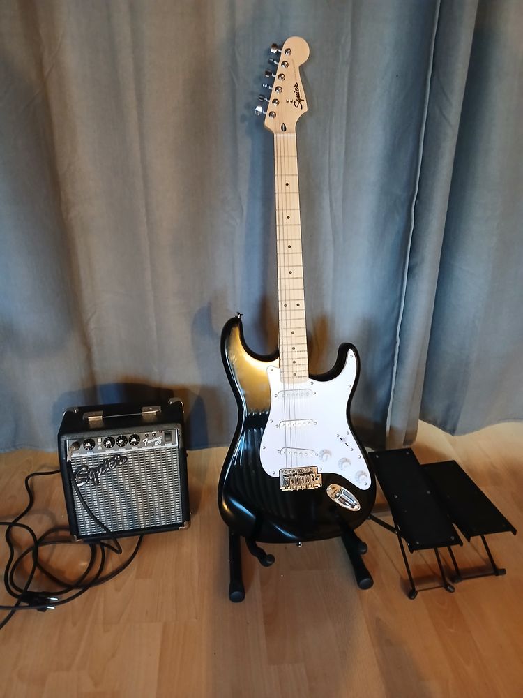 Pack guitare electrique Squier Fender 200 Verdun (55)