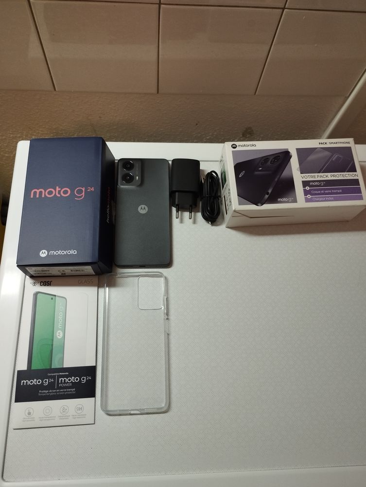 Pack Smartphone Motorola G 24 �tat neuf. 8 GB de Ram. 115 Perpignan (66)