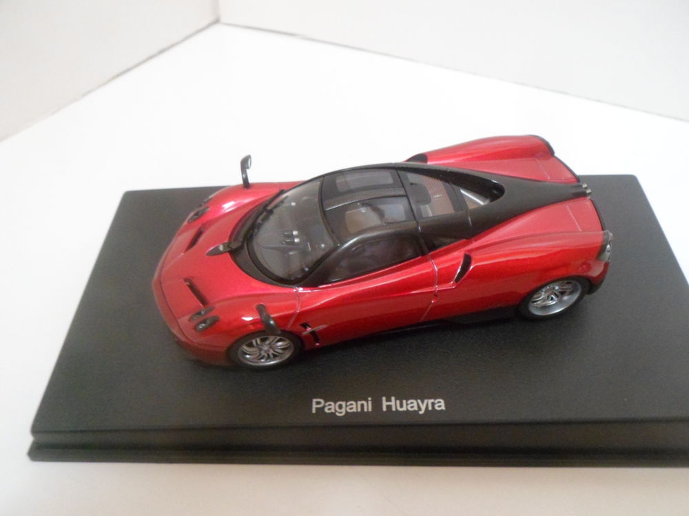 Pagani huayra - autoart 1/43 / voiture miniature collection 35 Toulouse (31)