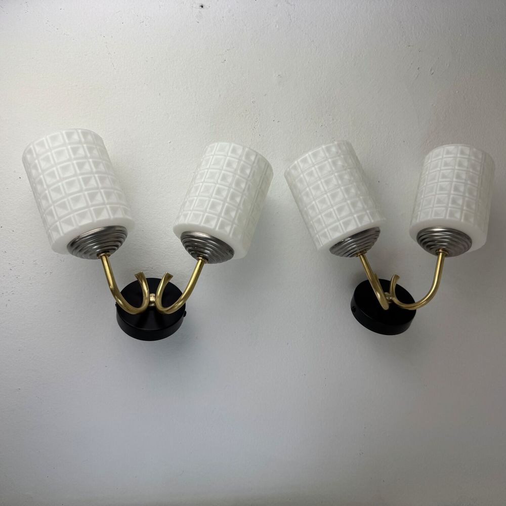 PAIRE D'ANCIENNES APPLIQUES DOUBLES 1950 EN OPALINE VINTAGE
180 Montreuil (93)