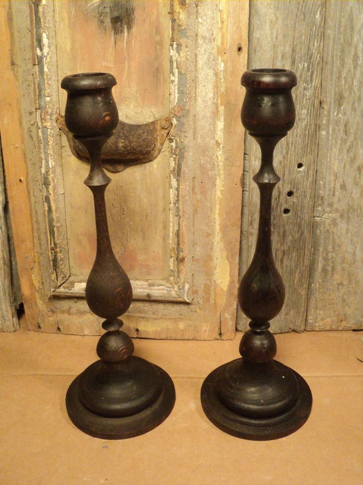 Paire d'Anciens Bougeoirs en Bois Tourn�. 70 Loches (37)