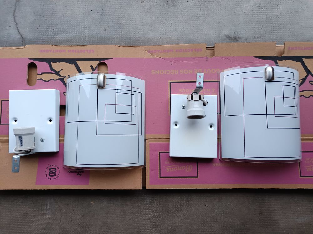 UNE PAIRE D APPLIQUES POUR CHEVET DE LIT 40 Le Mans (72)